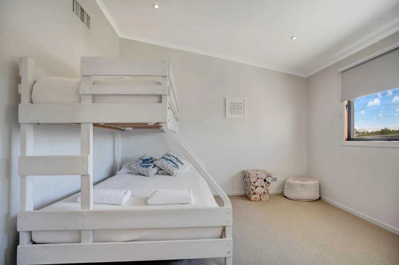 2 20 Kingfisher Dr Peregian Beach Australia