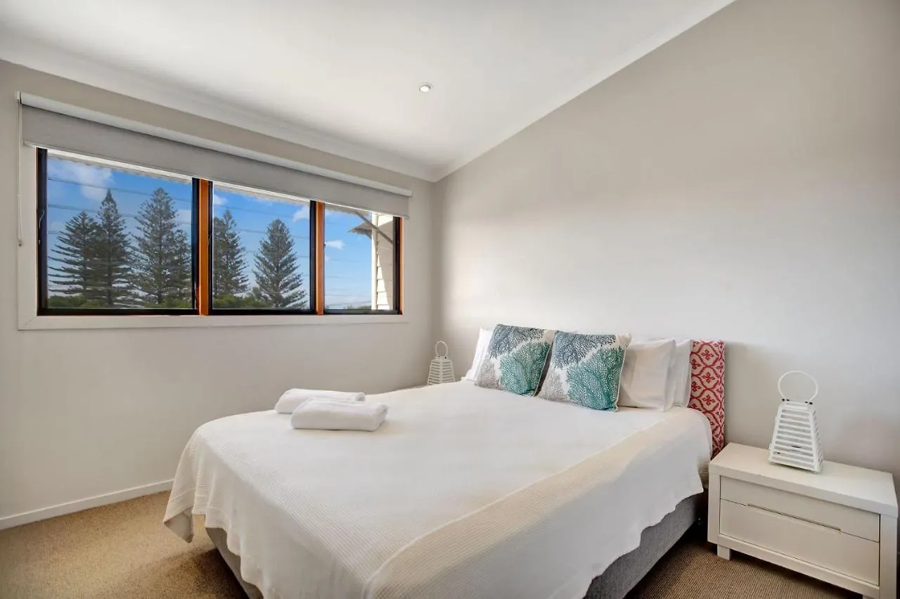 Apartment 2 20 Kingfisher Dr Peregian Beach Australia